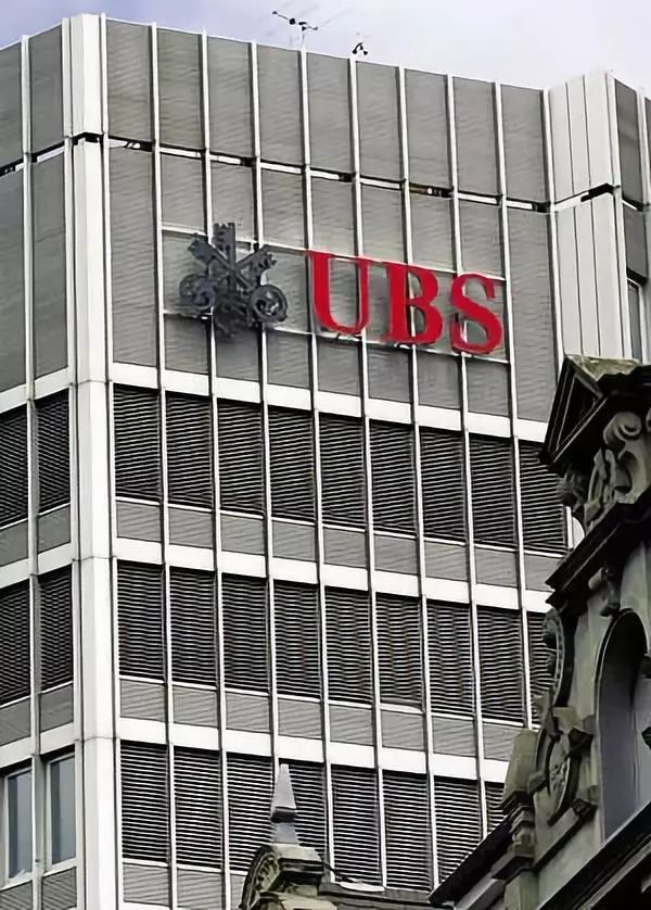 也是中国的十倍不止 一顿早饭就高达几千块 大家都知道瑞士银行最有名