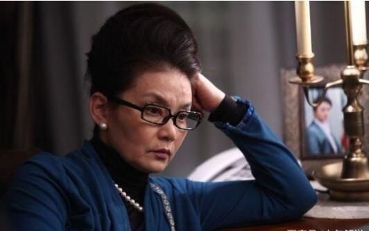 65岁老戏骨潘虹出家当尼姑如今单身无子却做了20多年的慈善公益