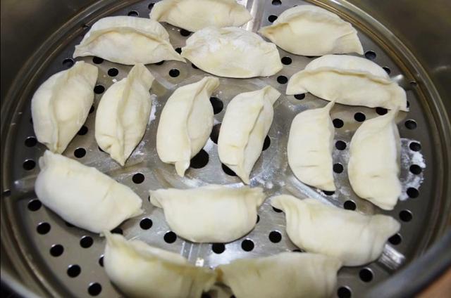 西葫芦鸡蛋馅蒸饺,水饺和包子的做法,喜欢哪种任你选