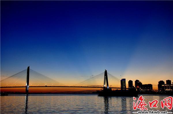 定格海口夏日最美瞬间:晚霞宛如画卷「组图」