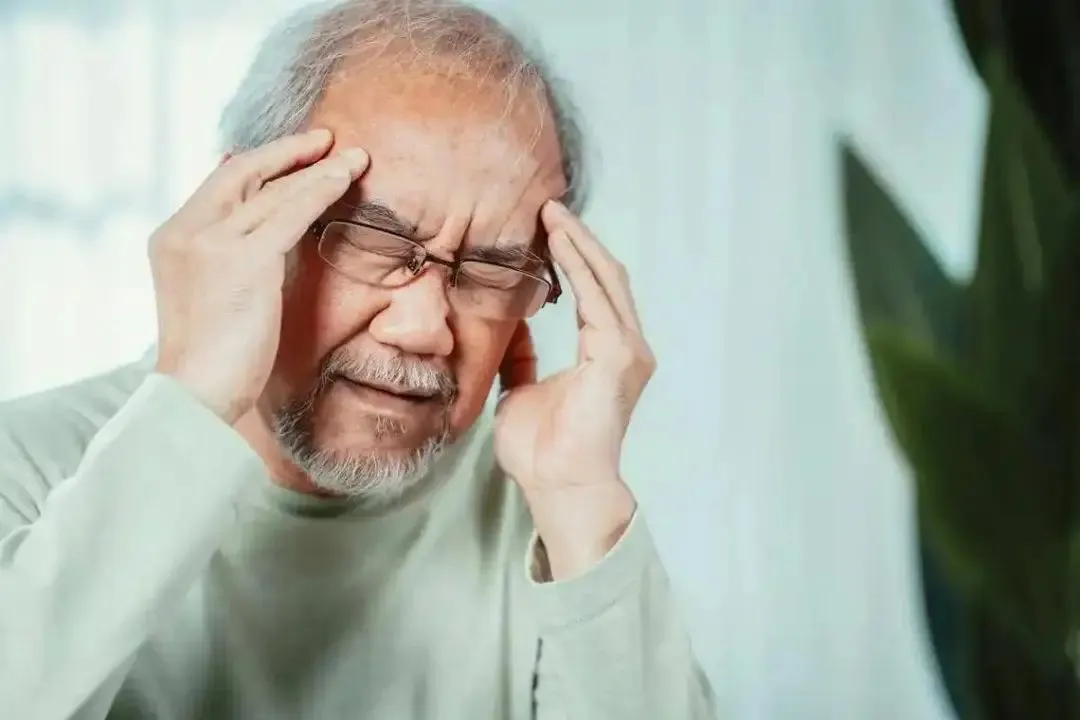 老年人一到夏天总头晕乏力?医生:或和3个原因有关,别大意了