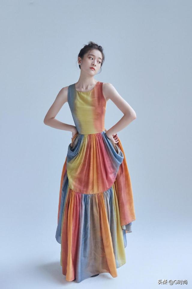 普拉达女王扎染这项古老的染色技术又重回大众视野 女明星们已经纷纷