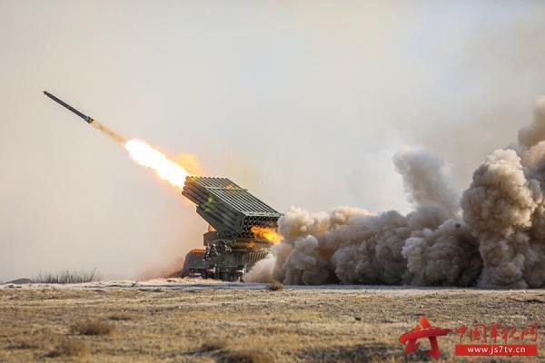 烎!直击新疆军区某火力团实射现场