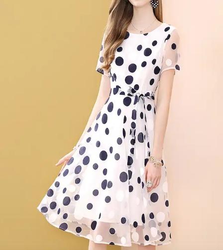 papi最时尚夏天,少穿黑裤子!"小众"碎花裙,裙摆飘飘凉爽又漂亮