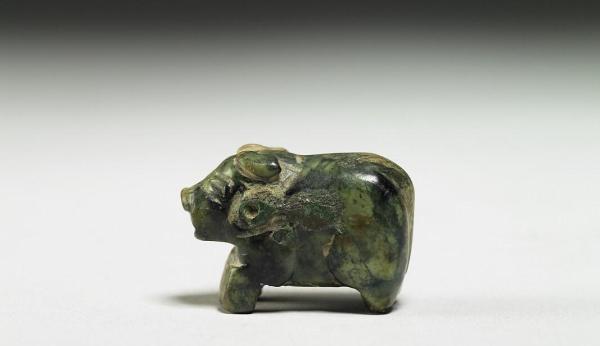 商 玉雕水牛 美国大都会博物馆藏