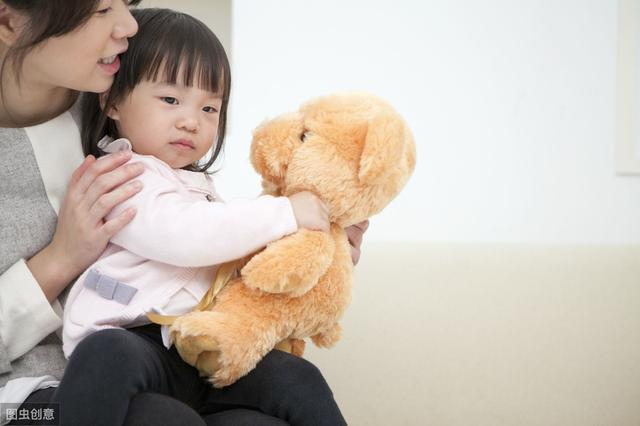 超级宝妈■孩子一生气就“乱发泄”？家长了解“踢猫效应”，比你说教更有用