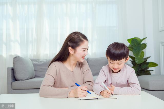 「你的育儿经」孩子学写字也有“最佳年龄”，家长牢记这5点，孩子学得快写得好