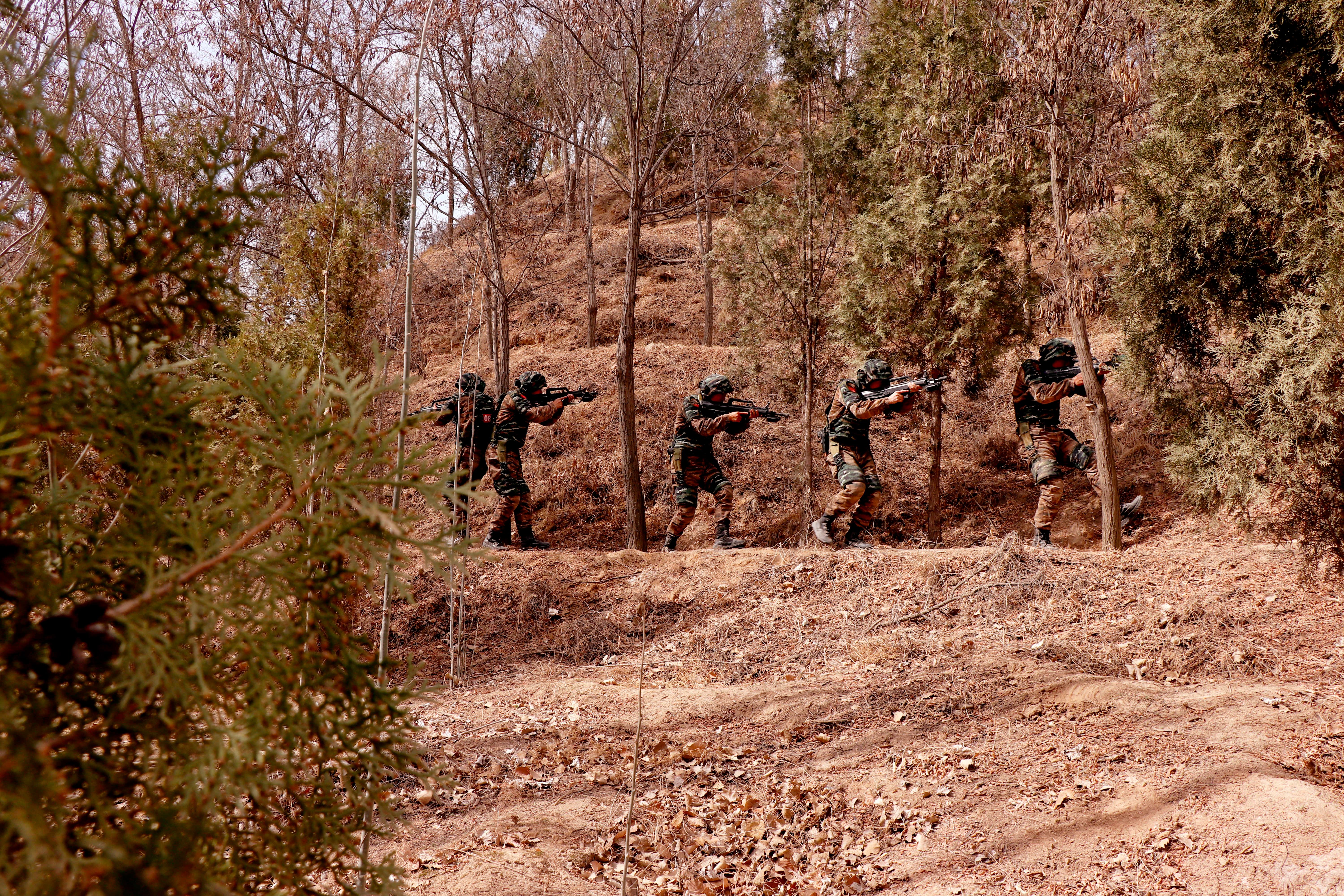 科技助力战斗力 练兵场上"针尖对麦芒"