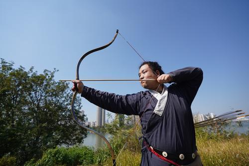 高段位"穿越"玩家!20多个90后手工复制中国古代铠甲