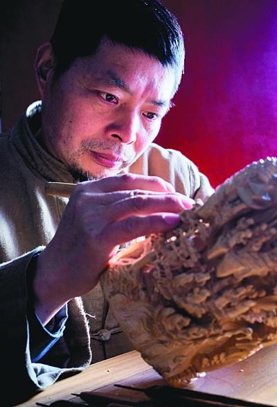 洪建华:妙刀可生花