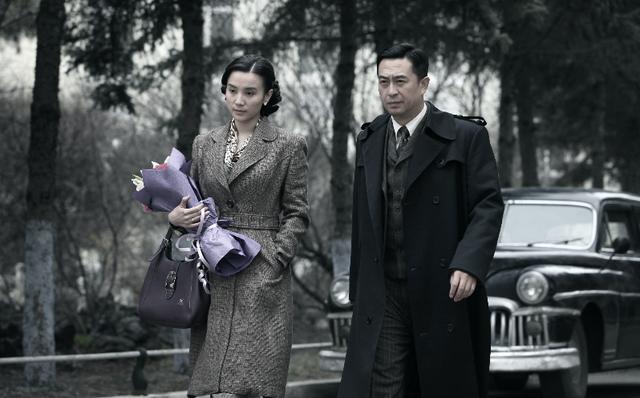 张嘉译,宋佳假扮夫妻 命悬一线 今晚开播《悬崖》