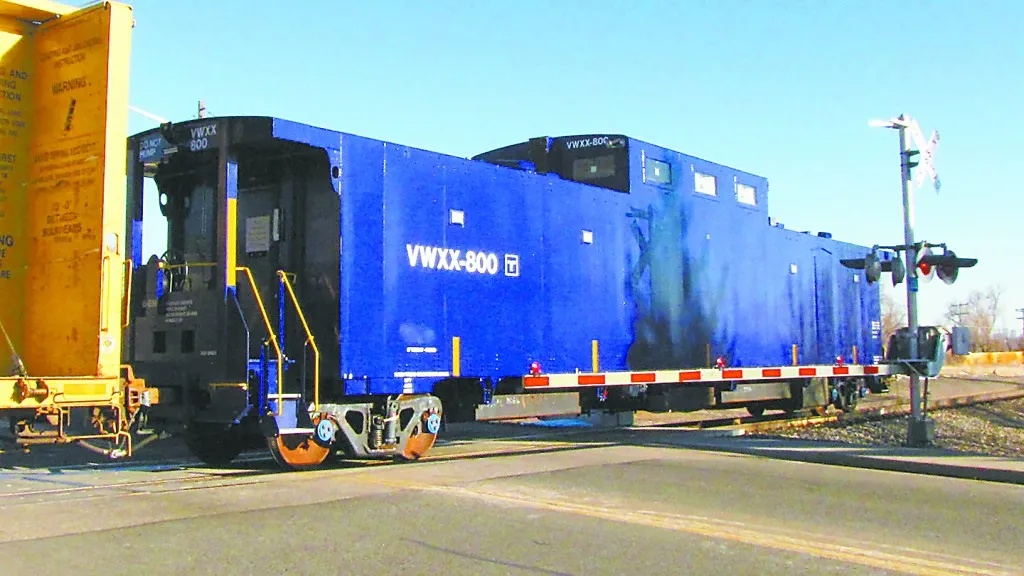 蓝色涂装的神秘特种列车