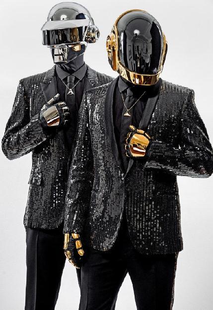 蠢朋克乐队宣布解散 李现发文感慨:原来机器人也会解散