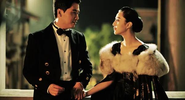 他一直钟情于谍战片 , 他所演的和他所导的 , 基本上都是谍战剧