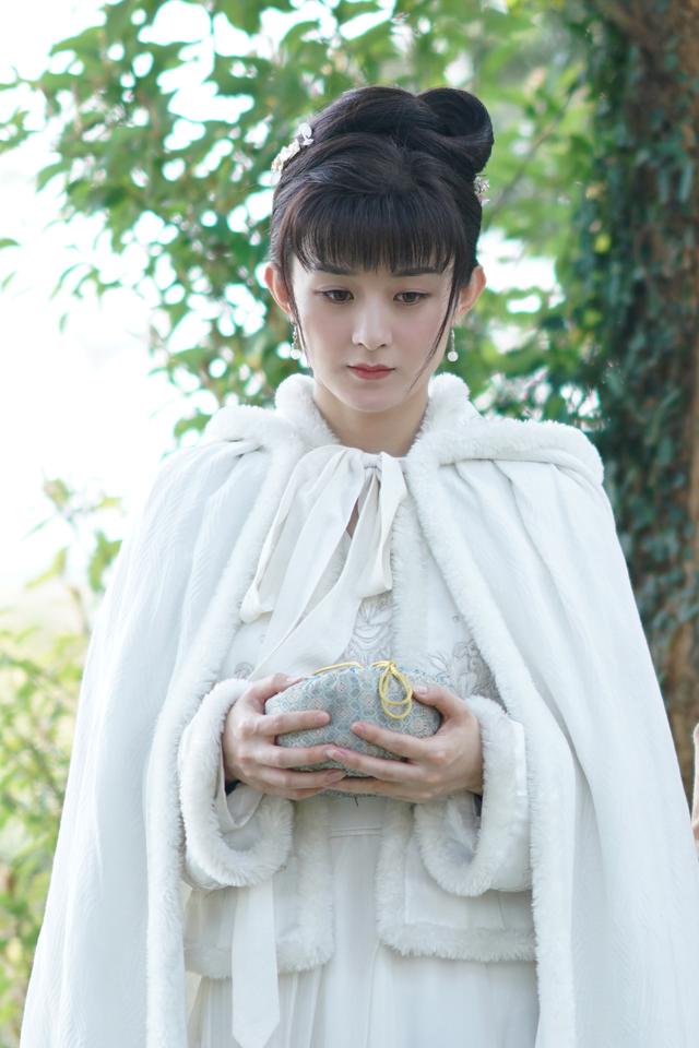 「时尚迪科」赵丽颖穿搭美出新境界!