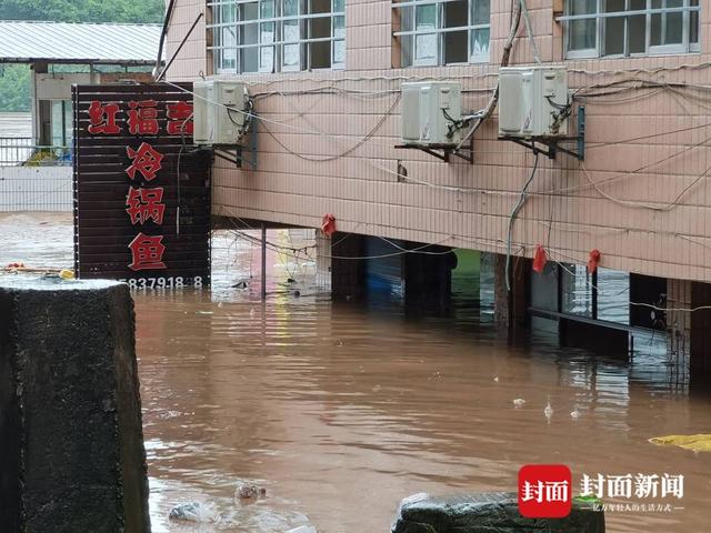 洪峰要來了!四川渠縣三匯鎮緊急轉移安置群眾8684人|直擊達州暴雨