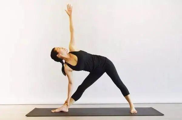 调理脾胃的瑜伽体式,上班族,养生必备!