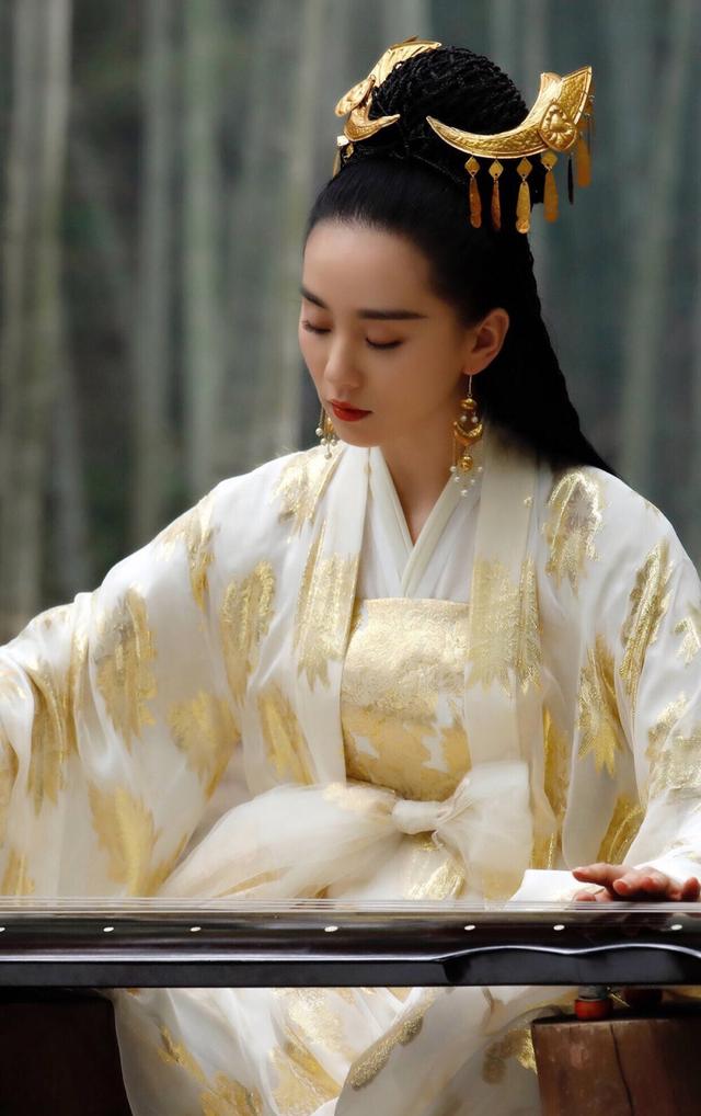 凤卿尘每件衣服都这么美,难怪,原来和三生三世系列同一个造型师