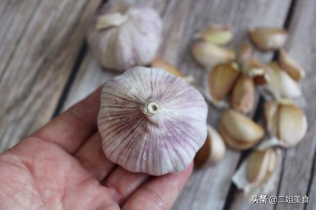 When Choosing Garlic, Remember These Types You Should Never Buy, Vendor ...
