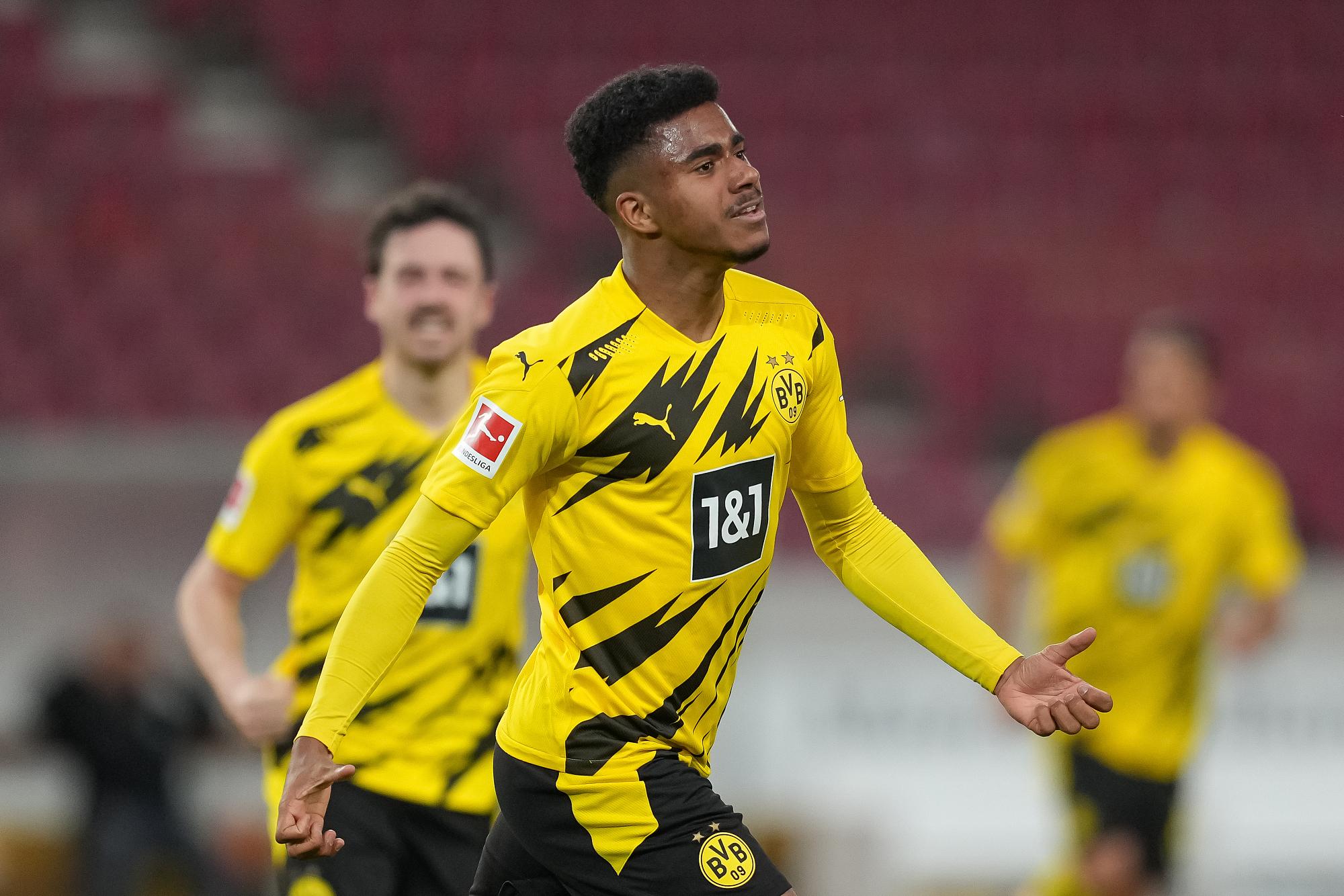 [图]罗伊斯贝林厄姆破门 多特3-2逆转斯图加特