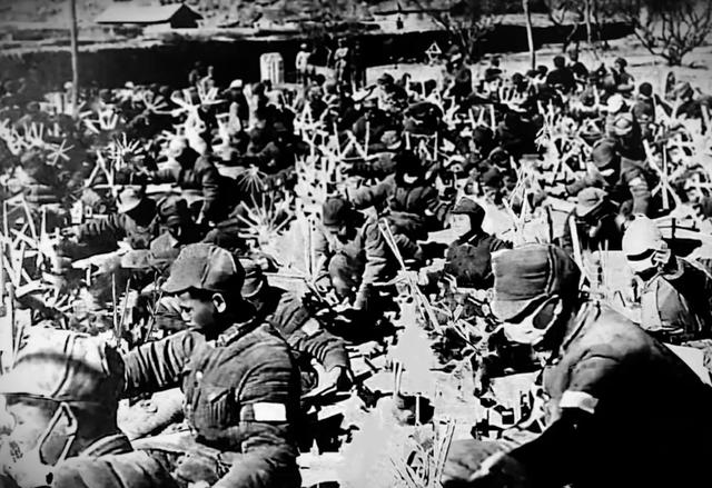 见证了一场轰轰烈烈的大生产运动 敌后战场的斗争形势日益严峻 国民党