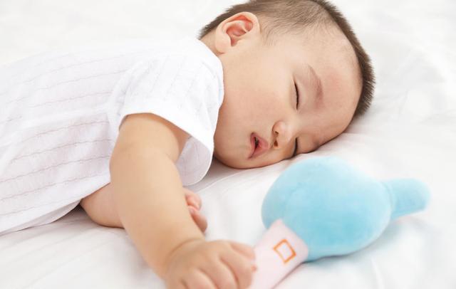 『超级宝妈』宝宝有三个表现，说明妈妈母乳质量好，娃未满这年龄别急着断奶