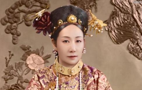 "故宫镇馆之宝慈禧彩照"被证伪 插画师:被人盗用